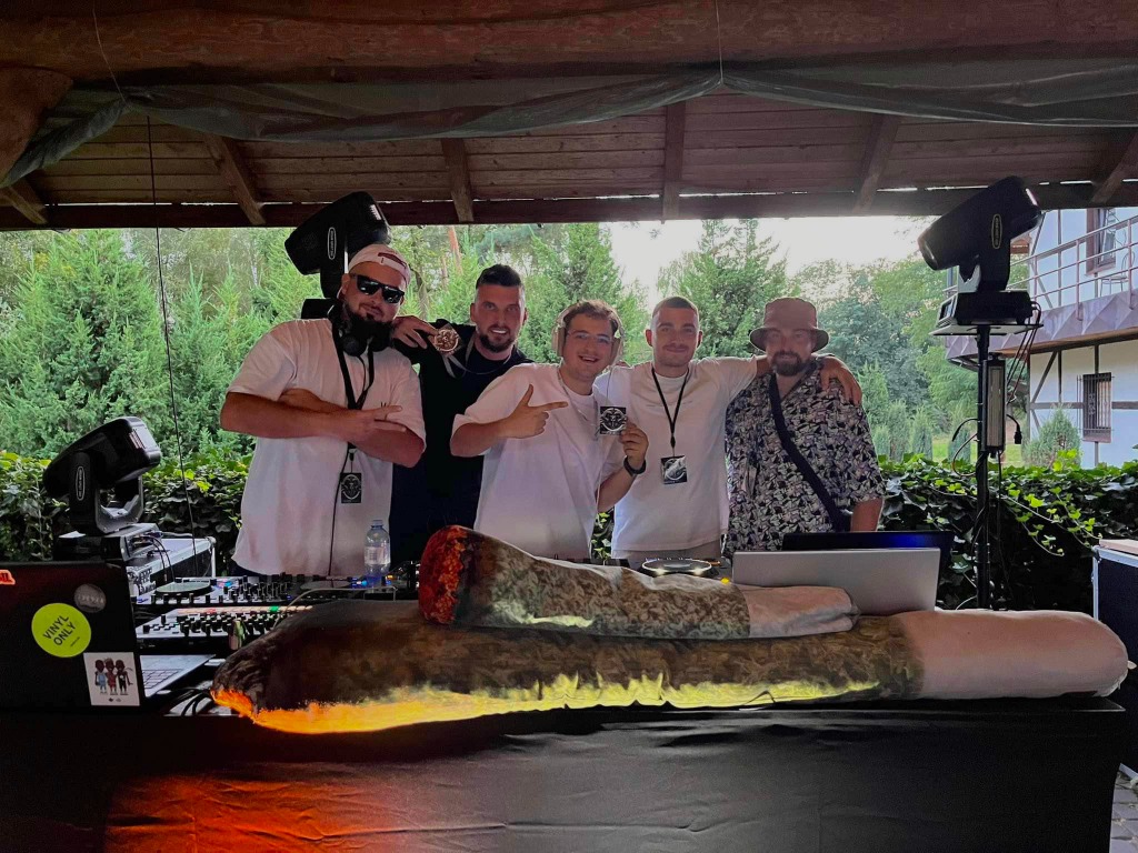 Horn Floor - 1. Edycja